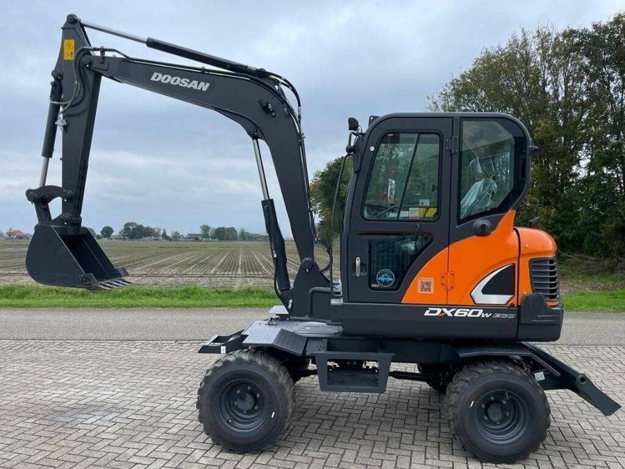 Kore Kullanılmış Doosan kazıcı satılıyor İkinci el DX60W Jindongyu Makineleri