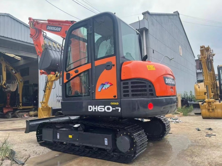 Kore Kullanılmış Doosan kazıcı satılıyor İkinci el DH60-7 Jindongyu Makine