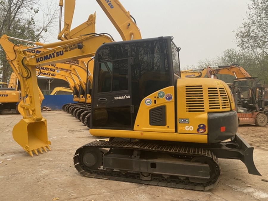 Japonya Kullanılmış Komatsu kazıcı satılıyor İkinci el PC60 Jindongyu Makineleri